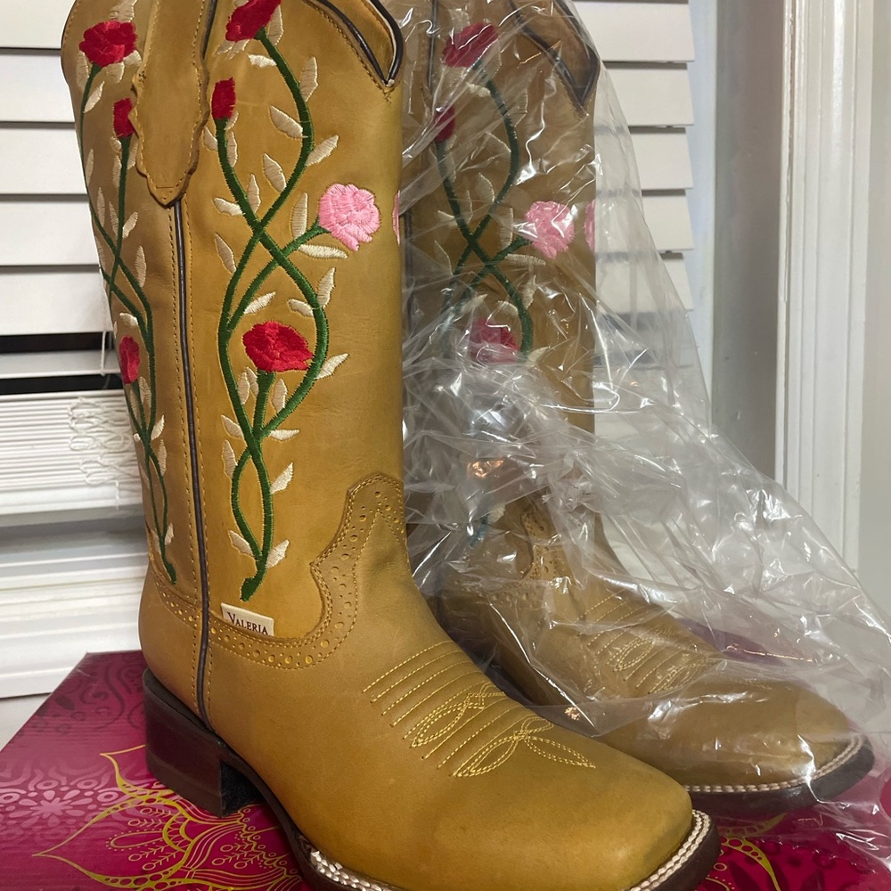 Floral Embroidered Cowboy Boots